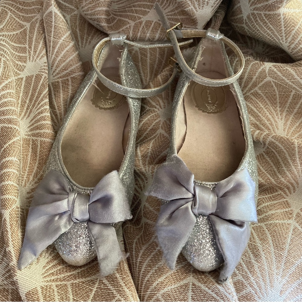 Joyfolie youth size 1 silver glitter dress flats
